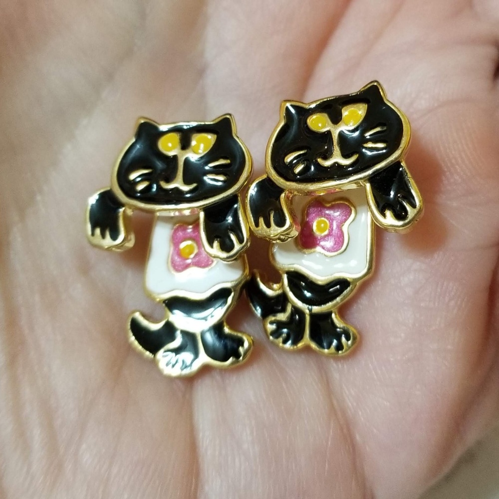 Vintage cat dangle earrings